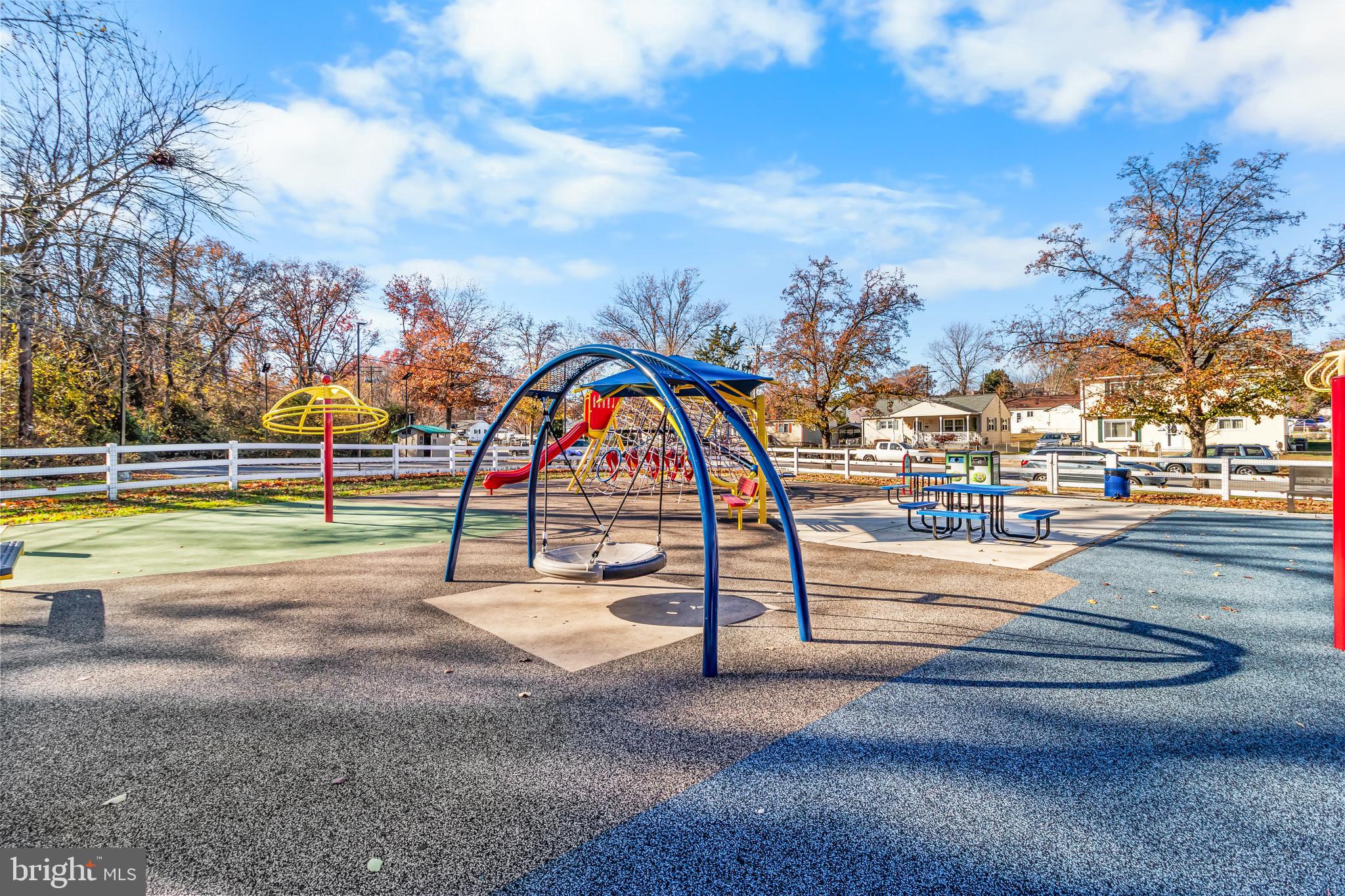 FAIRLAWN-LAUREL - Residential