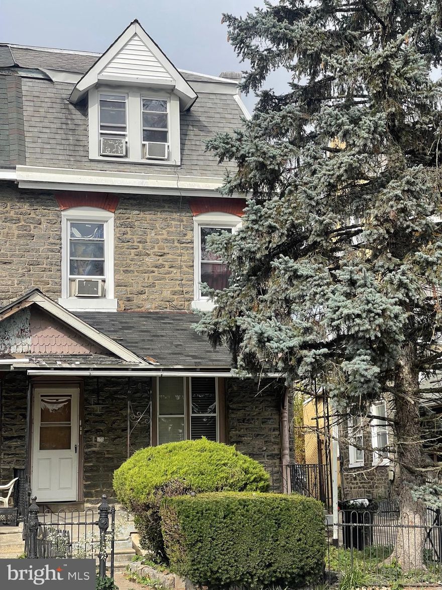 Investor Special! Must be purchased together  with MLS-PAPH2462056 (79 E High St)