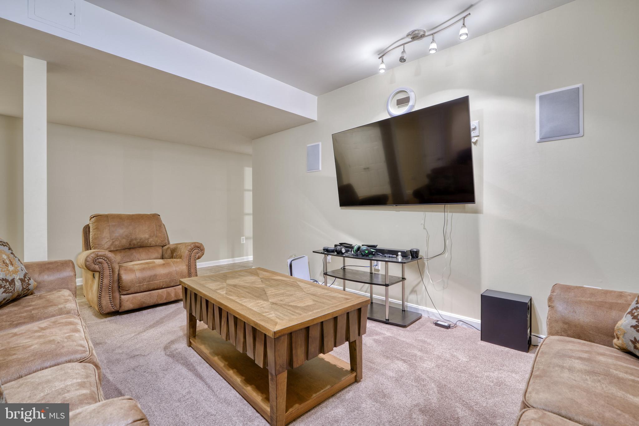 NORTH FOREST - Residential