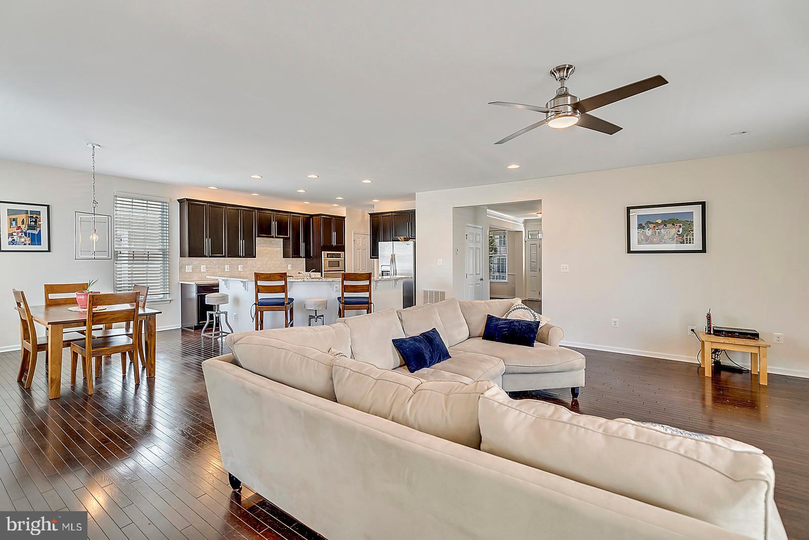 SOUTH RIDING - Residential