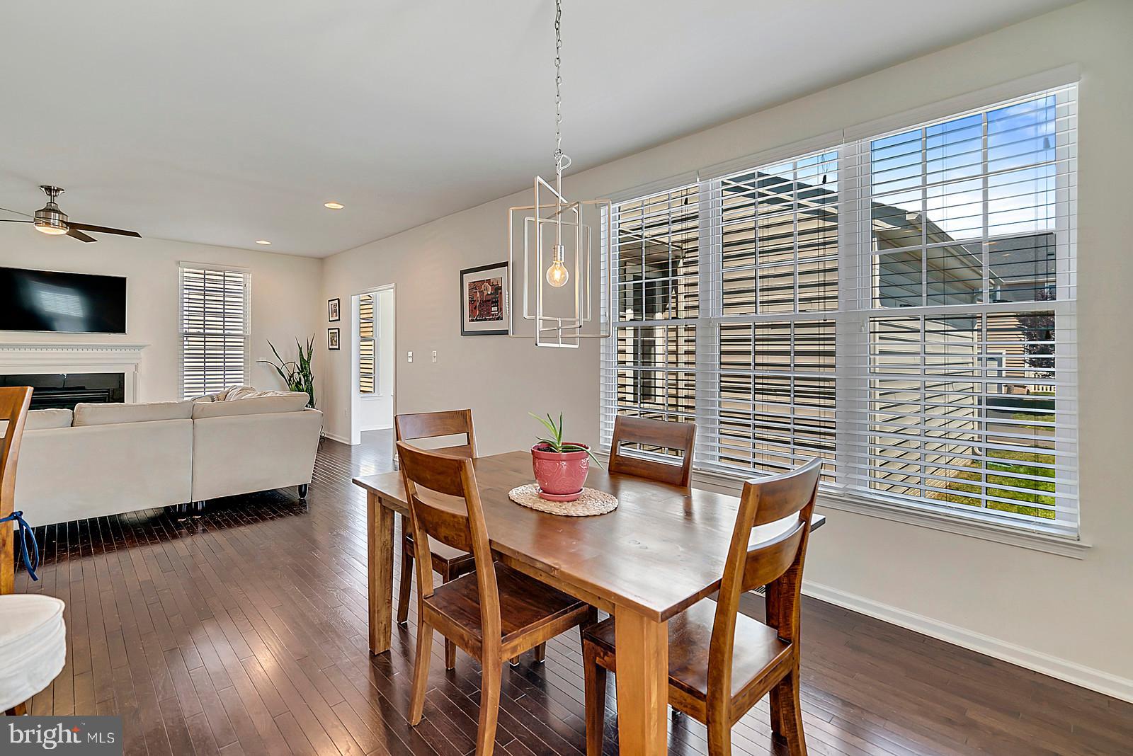 SOUTH RIDING - Residential