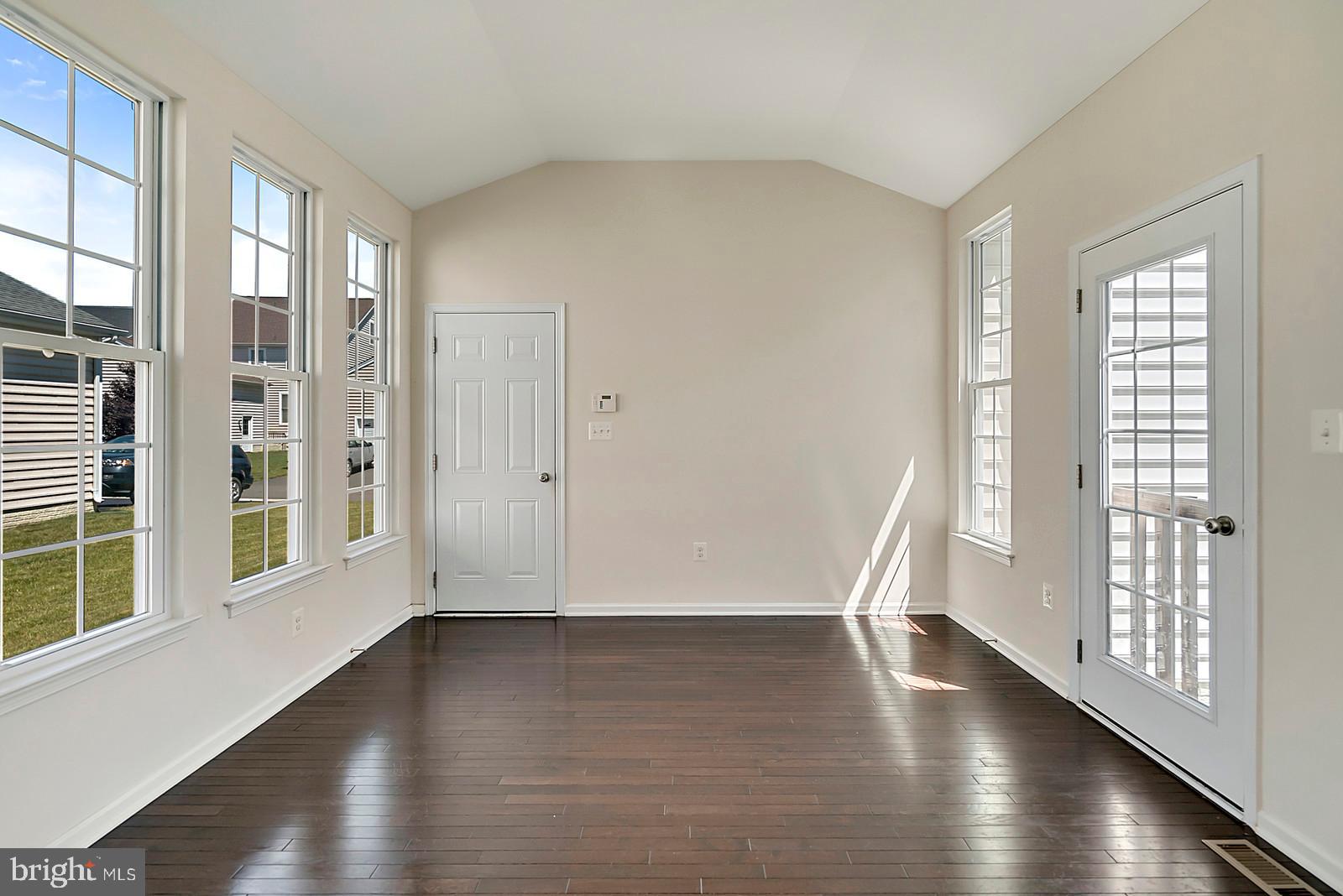 SOUTH RIDING - Residential