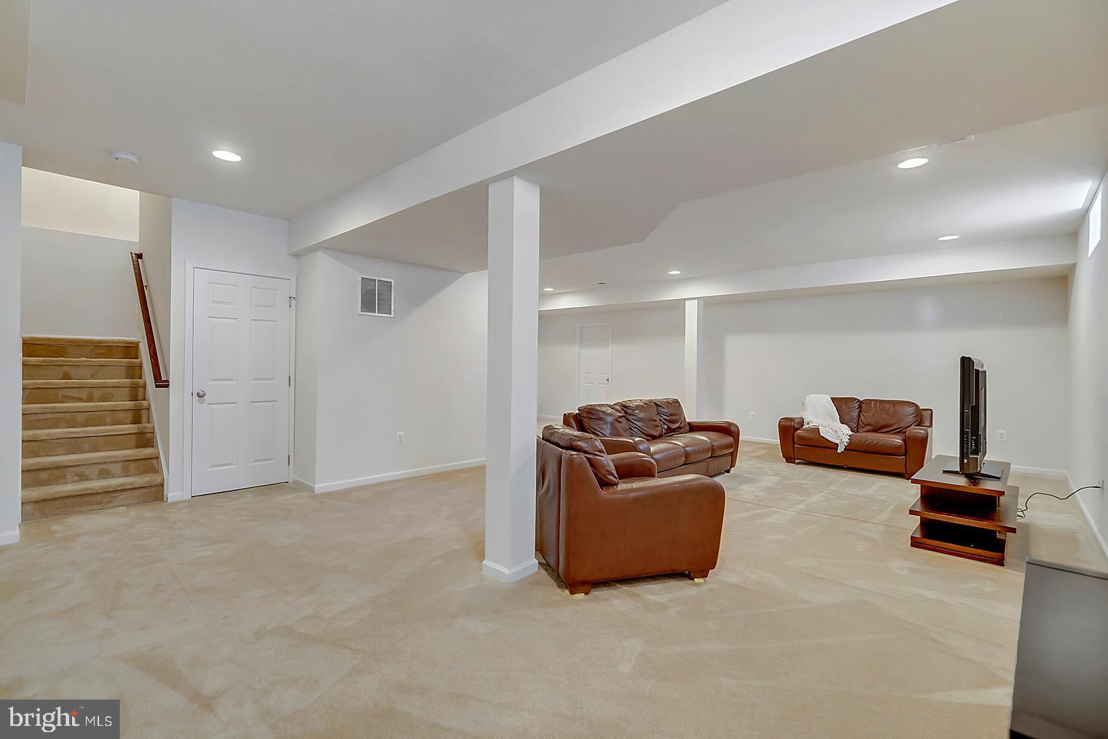 SOUTH RIDING - Residential