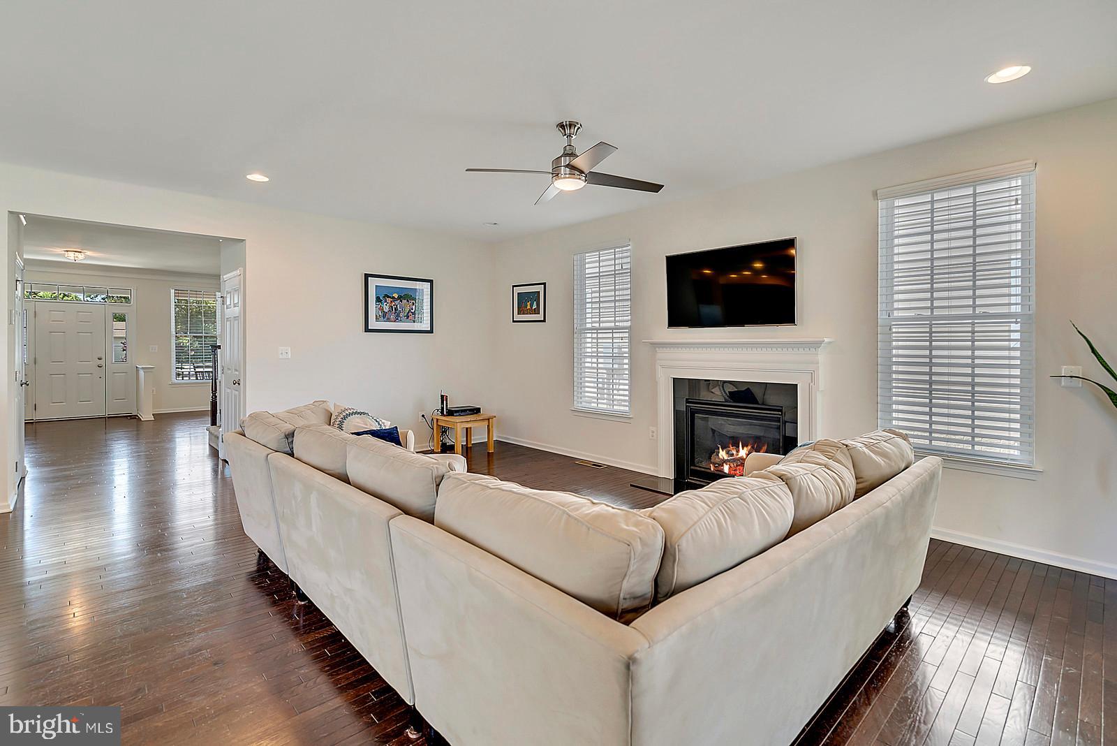 SOUTH RIDING - Residential