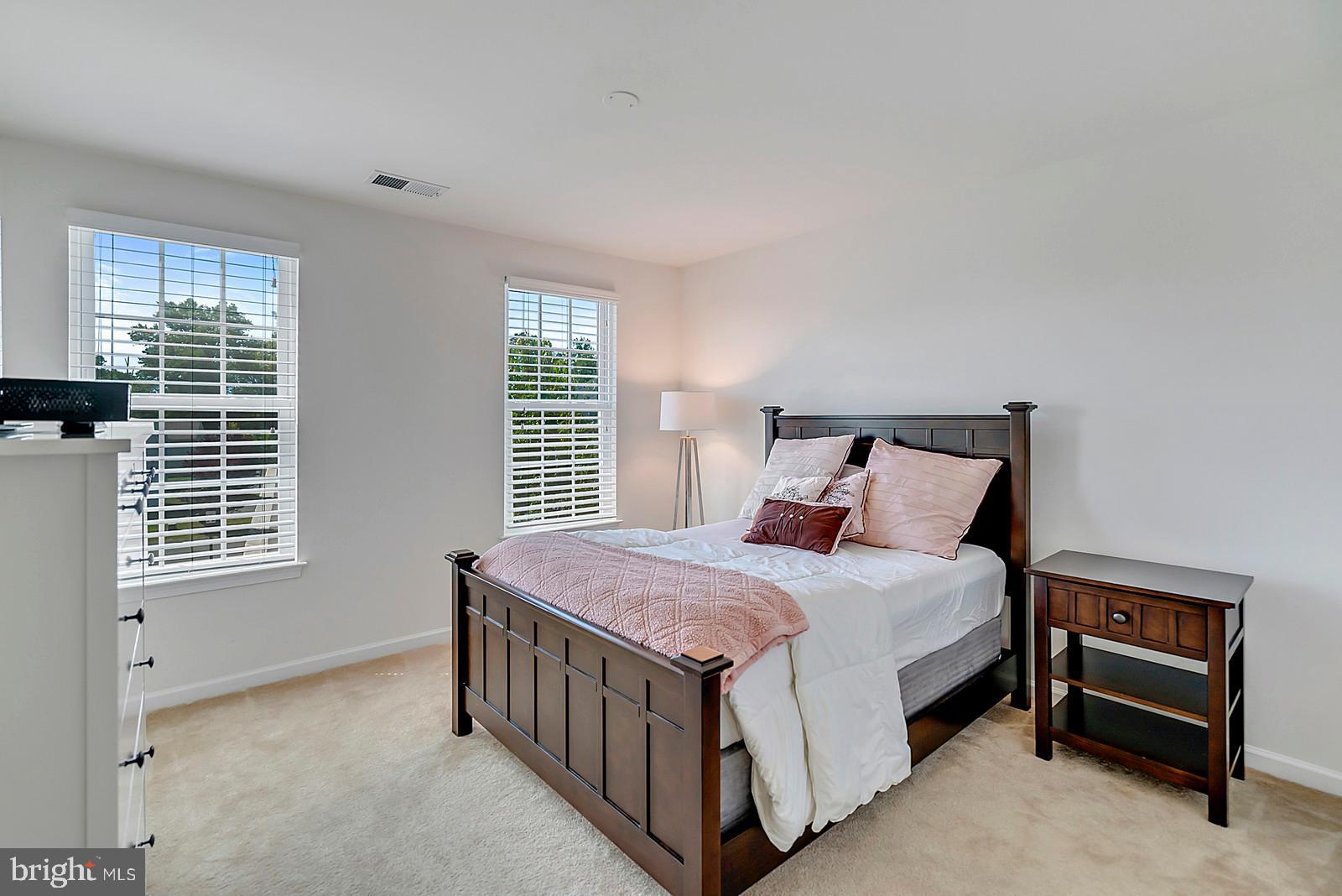 SOUTH RIDING - Residential