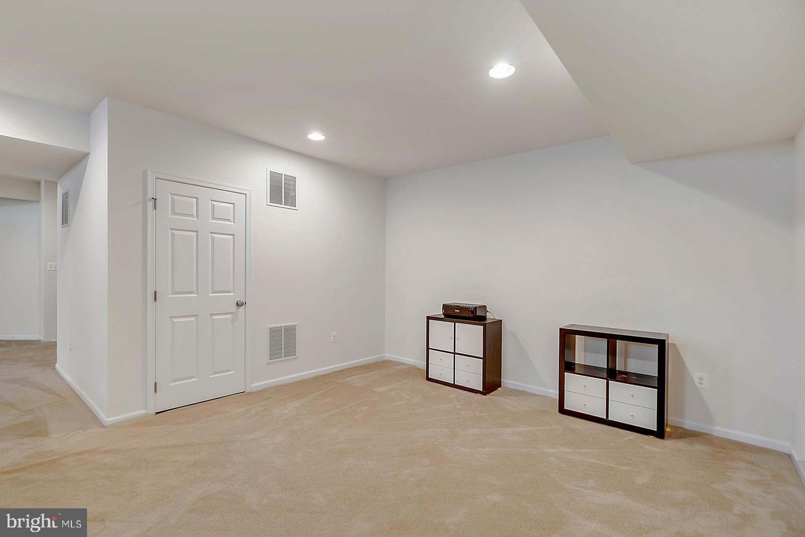 SOUTH RIDING - Residential