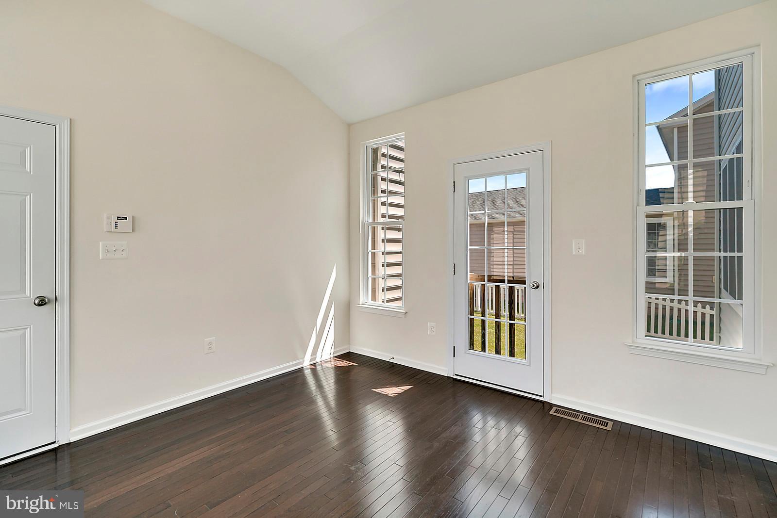 SOUTH RIDING - Residential