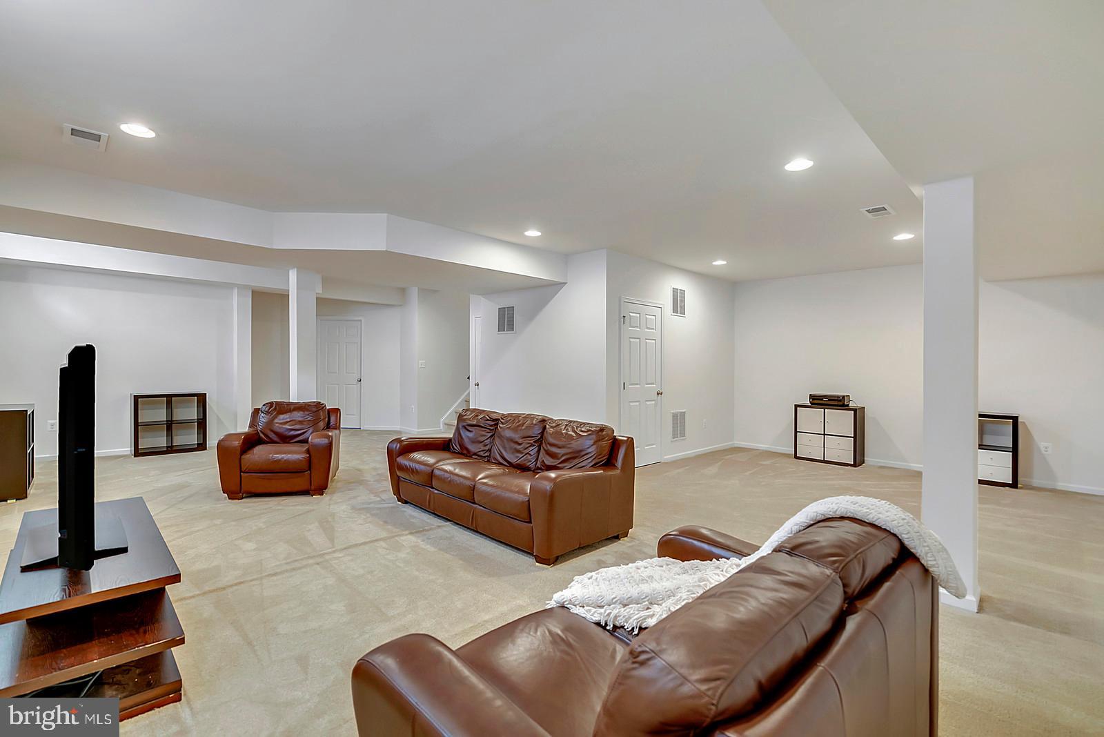 SOUTH RIDING - Residential