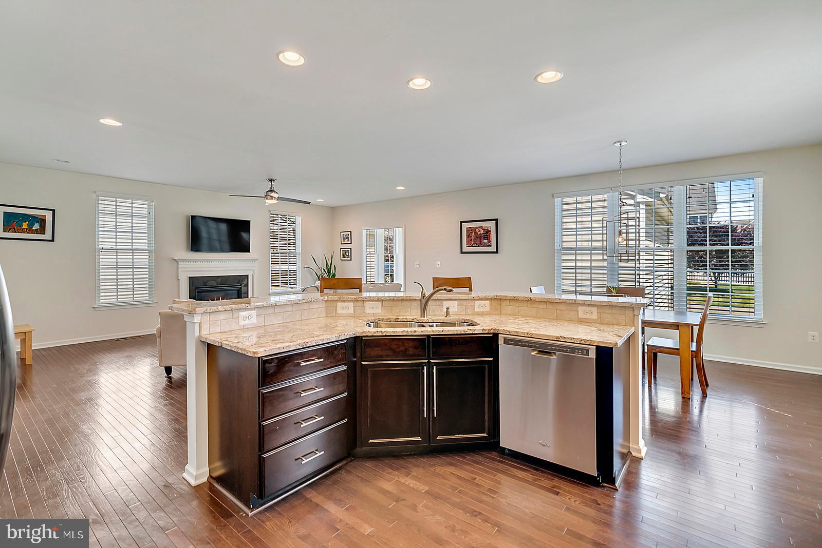 SOUTH RIDING - Residential