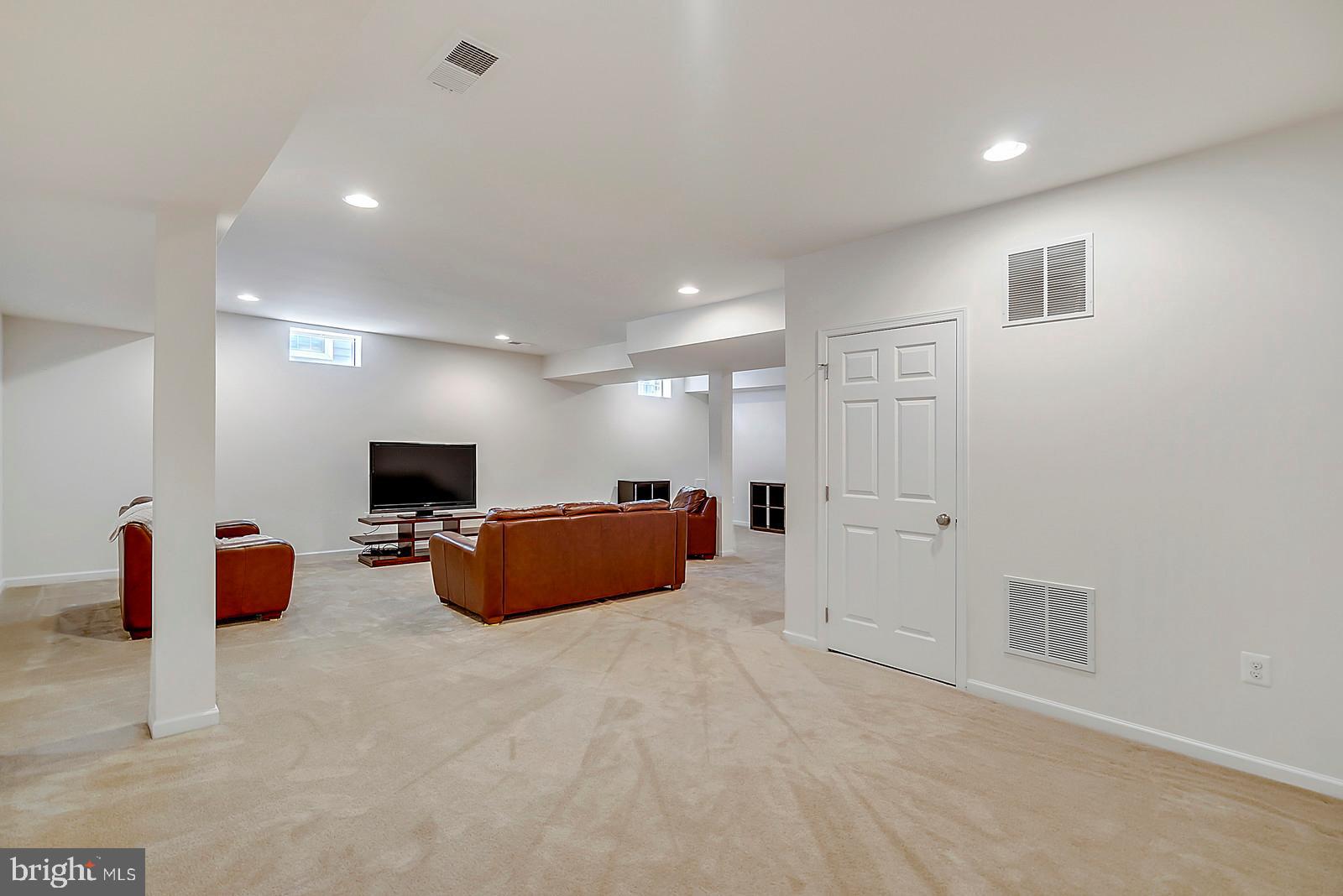 SOUTH RIDING - Residential