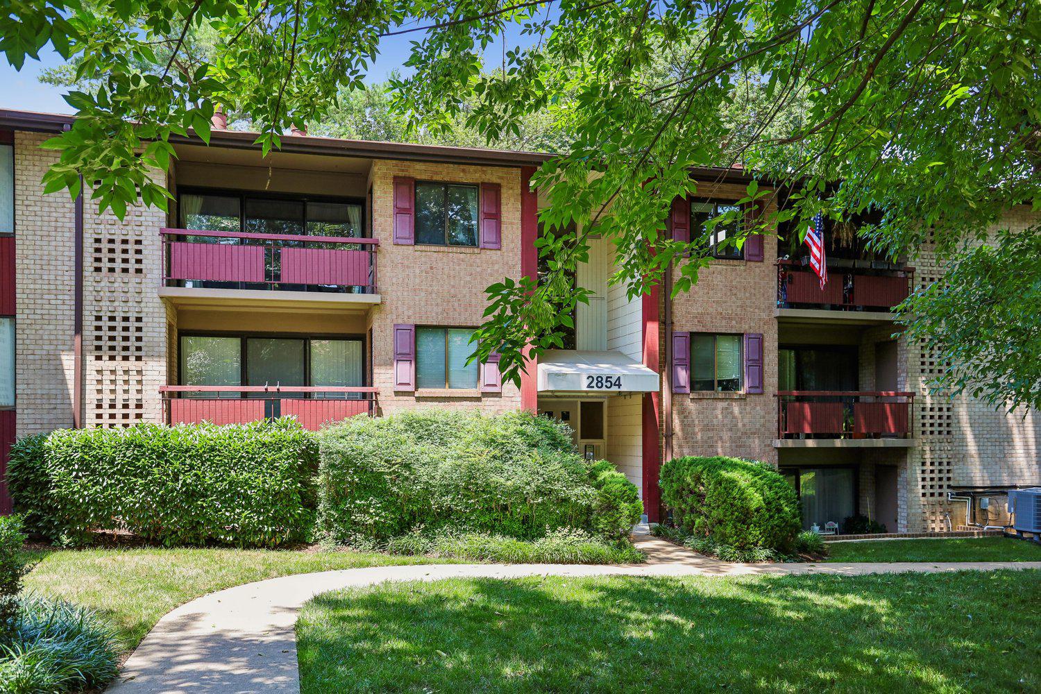 Photo 1 of 36 — 2854 DOVER LANE Unit 303, FALLS CHURCH, VA 22042
