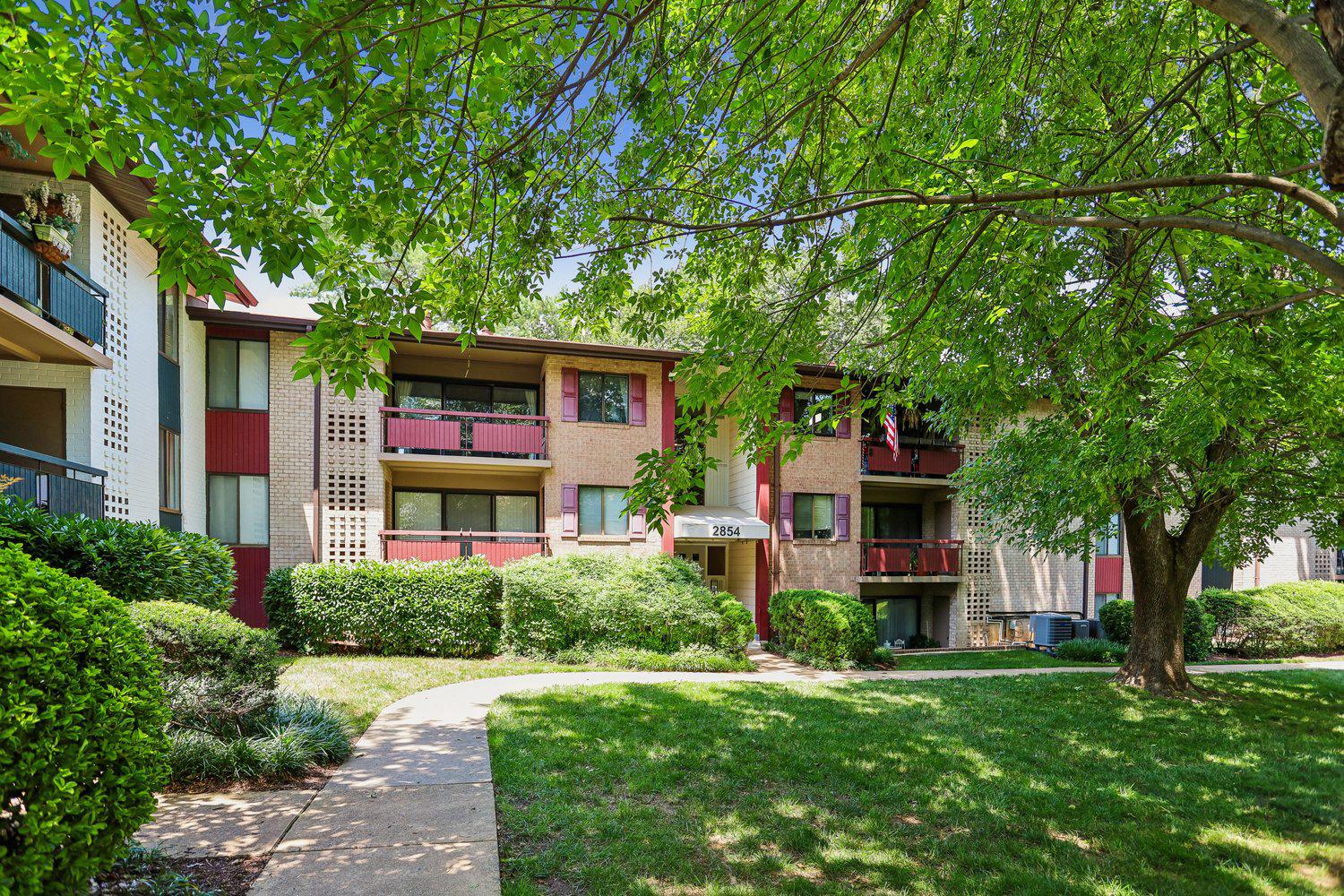 2854 DOVER LANE