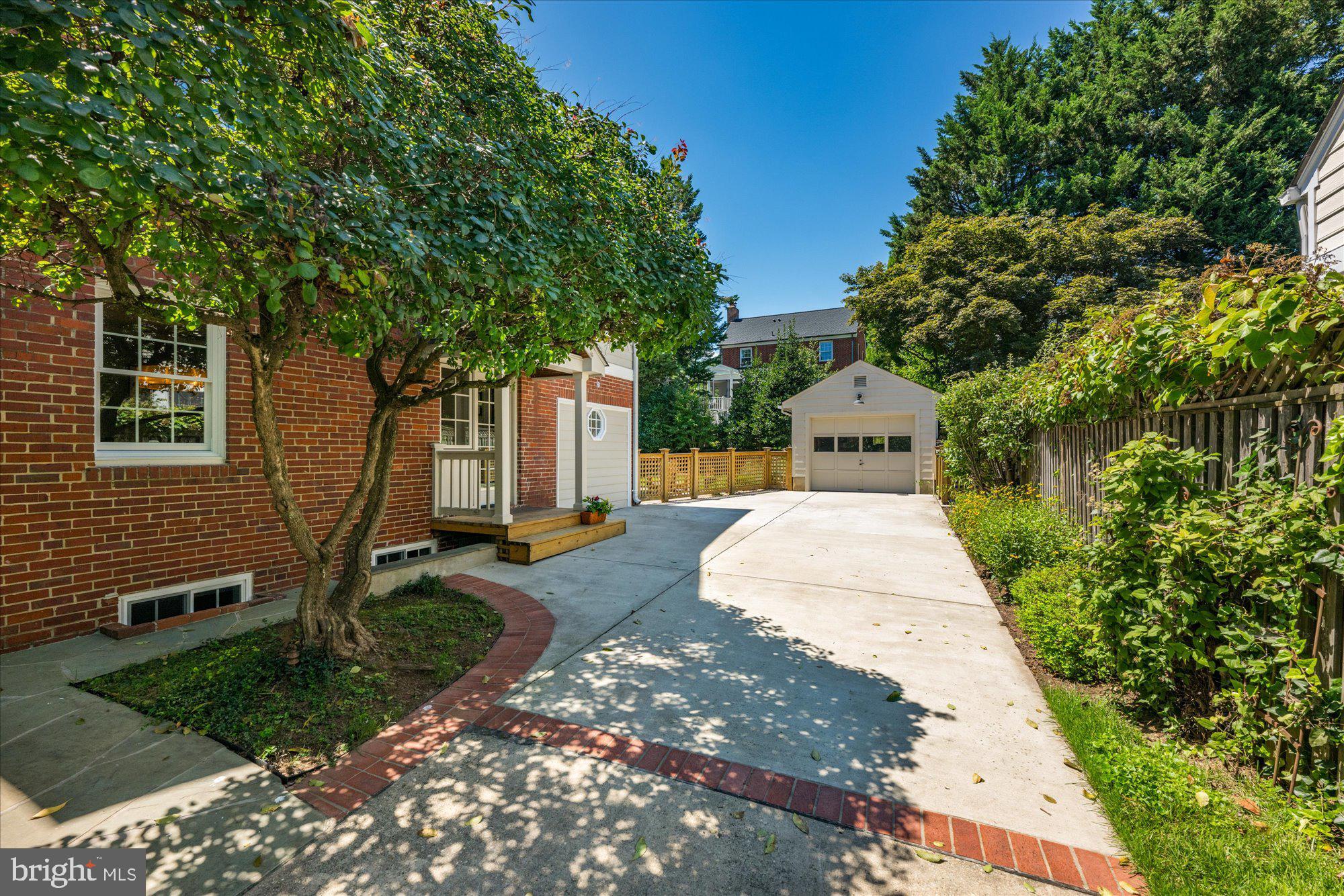 WHEATLEY HILLS - Residential