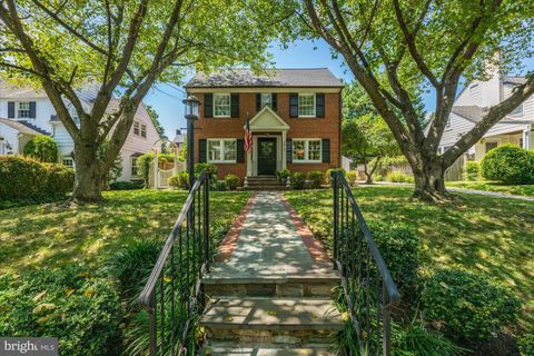 Photo of 7816 Stratford Road, Bethesda, MD 20814 (MLS # MDMC2143714) Photo of 7816 Stratford Road, Bethesda, MD 20814 (MLS # MDMC2143714)