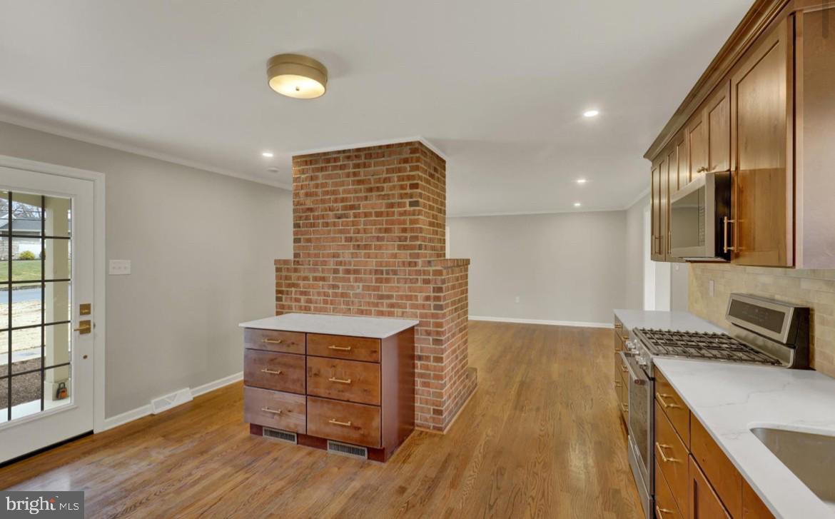 BRENTWOOD - Residential