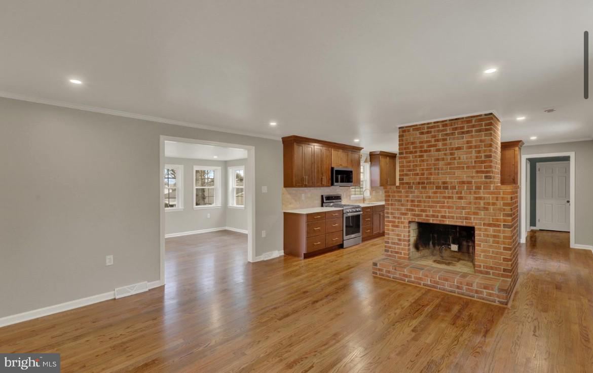 BRENTWOOD - Residential