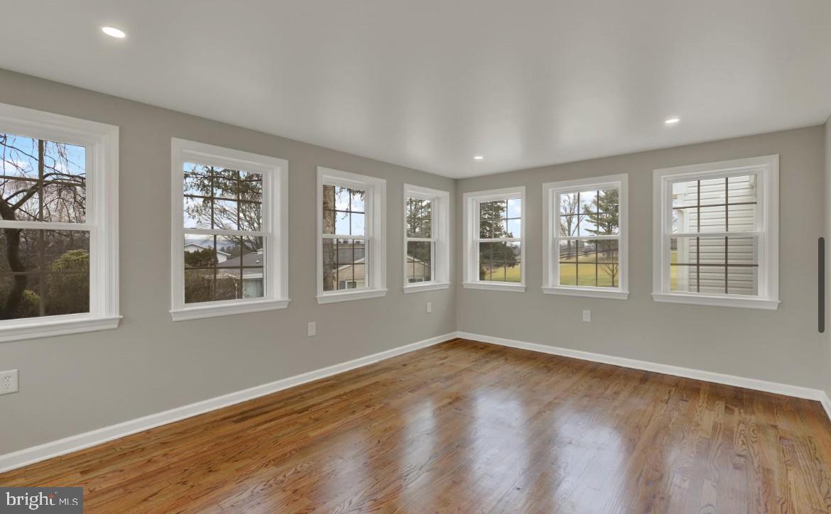 BRENTWOOD - Residential