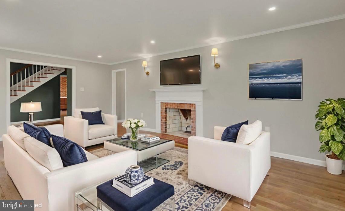 BRENTWOOD - Residential