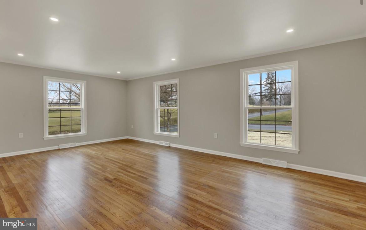 BRENTWOOD - Residential