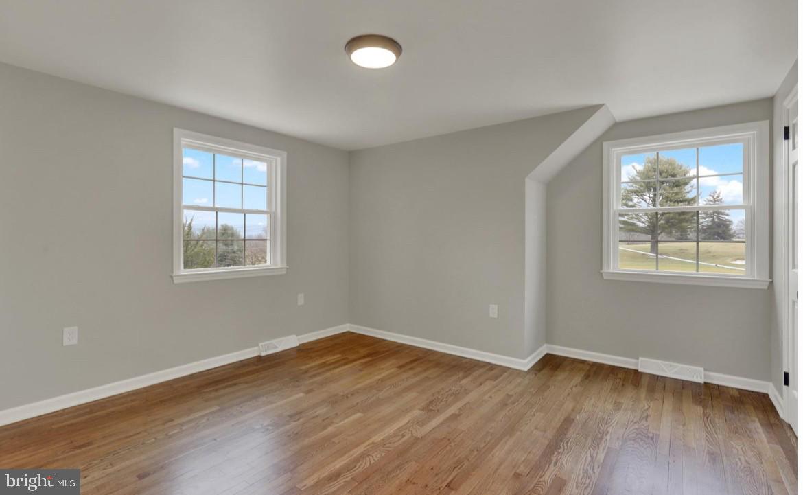 BRENTWOOD - Residential