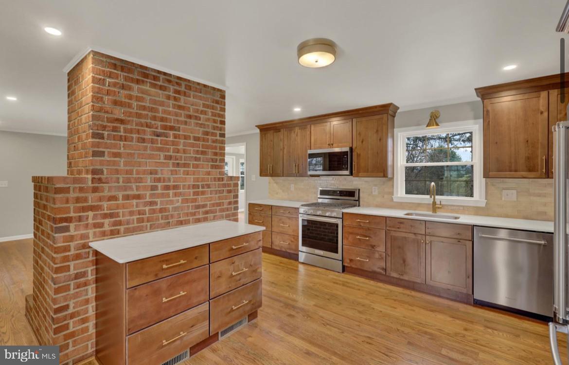 BRENTWOOD - Residential