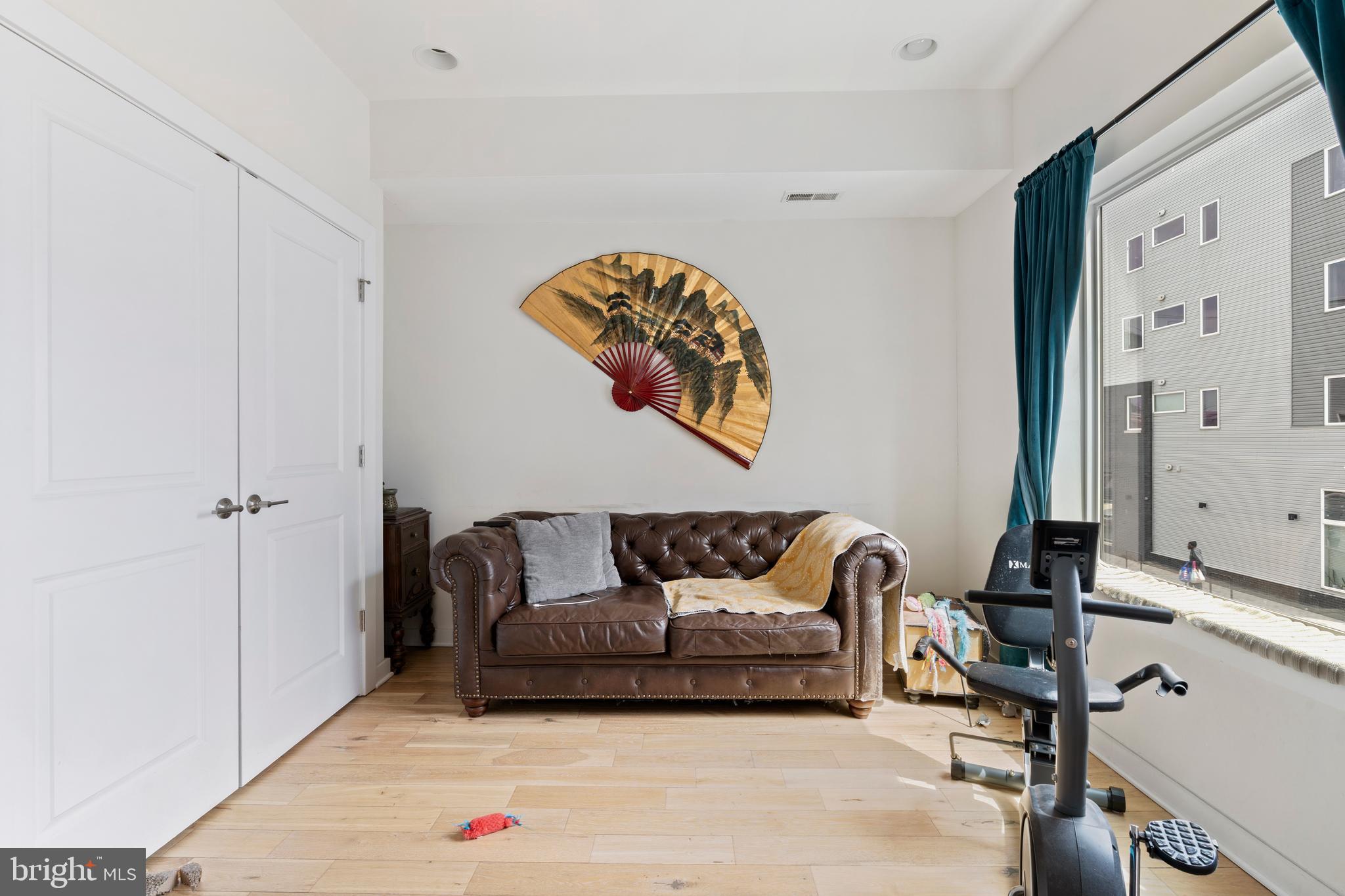 OLDE KENSINGTON - Residential