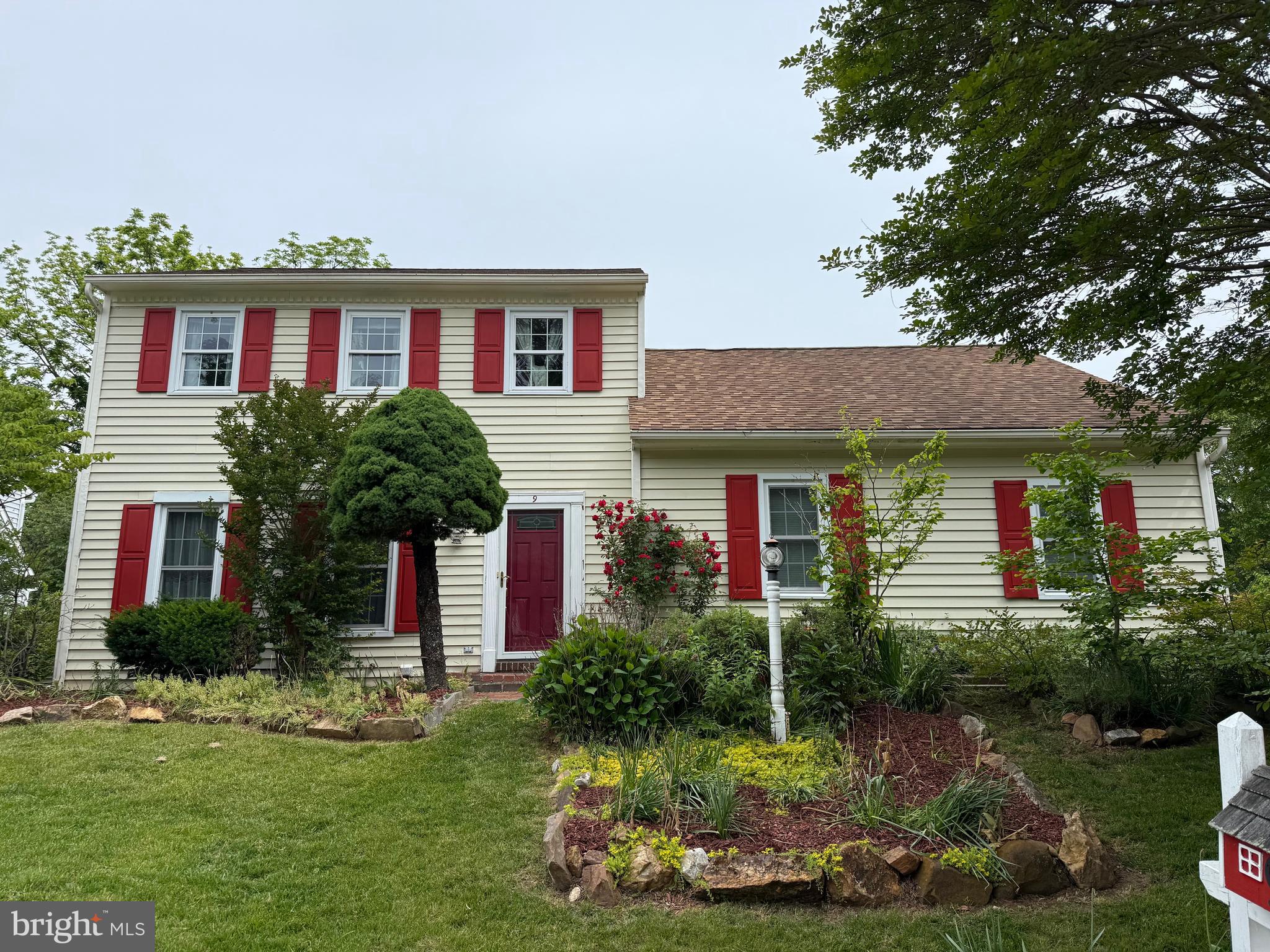 Welcome to 9 Wetherburn Dr—where charm meets convenience! Nestled in the highly acclaimed Downingtown Area School District, this beautiful 4-bedroom colonial offers the perfect blend of comfort and location. Enjoy brand-new flooring throughout, adding a fresh and modern touch to every room. A short drive brings you to the heart of town, where you'll find an array of local shops and fantastic restaurants. Don't miss this incredible opportunity to make this lovely home yours!
No pets, No Smoking