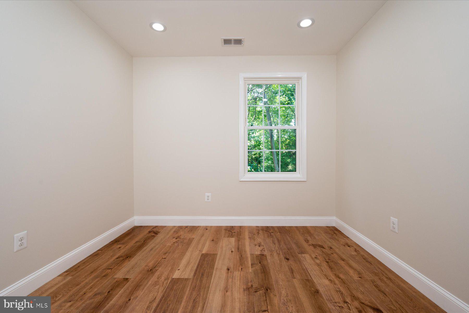 CROWNSVILLE - Residential