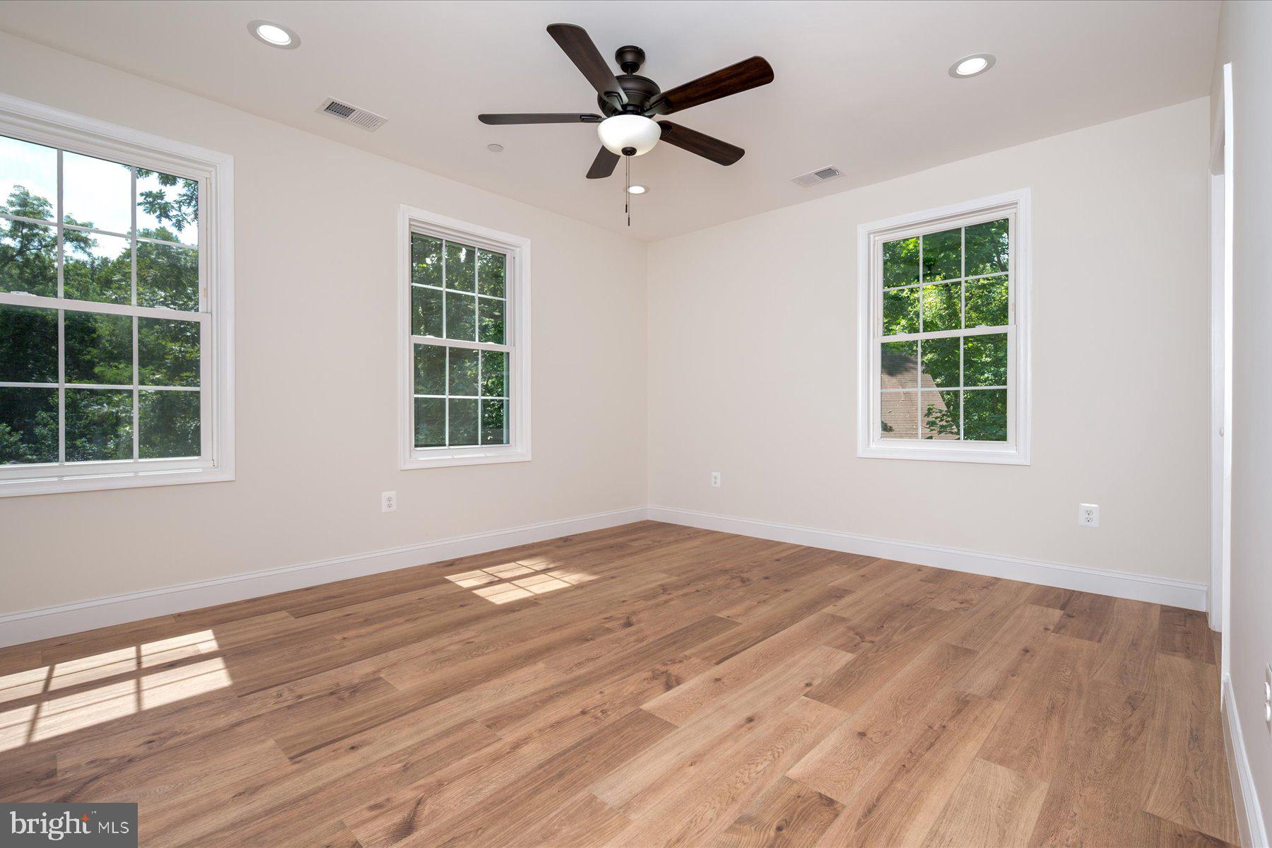 CROWNSVILLE - Residential