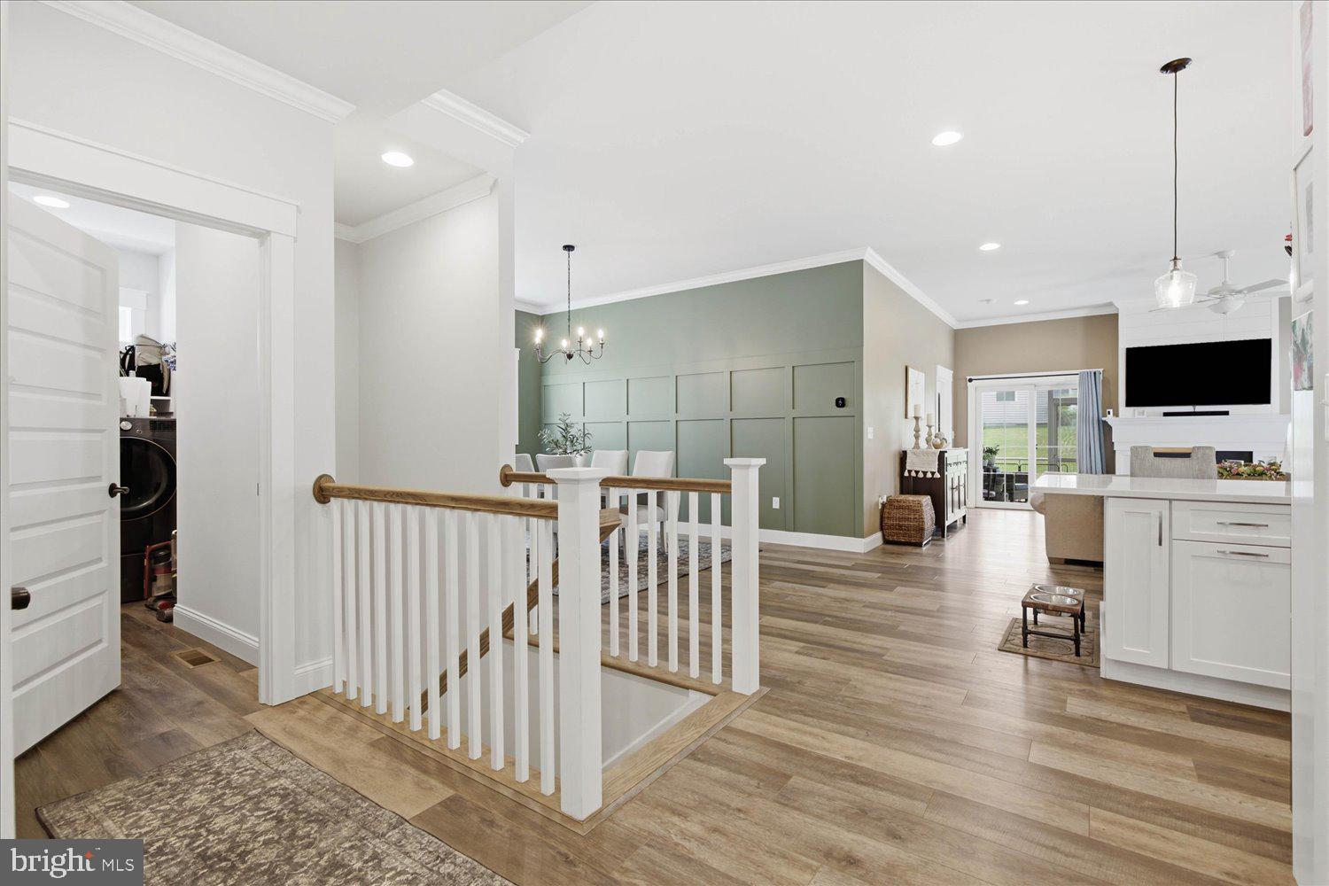1813 EMERALD WAY
