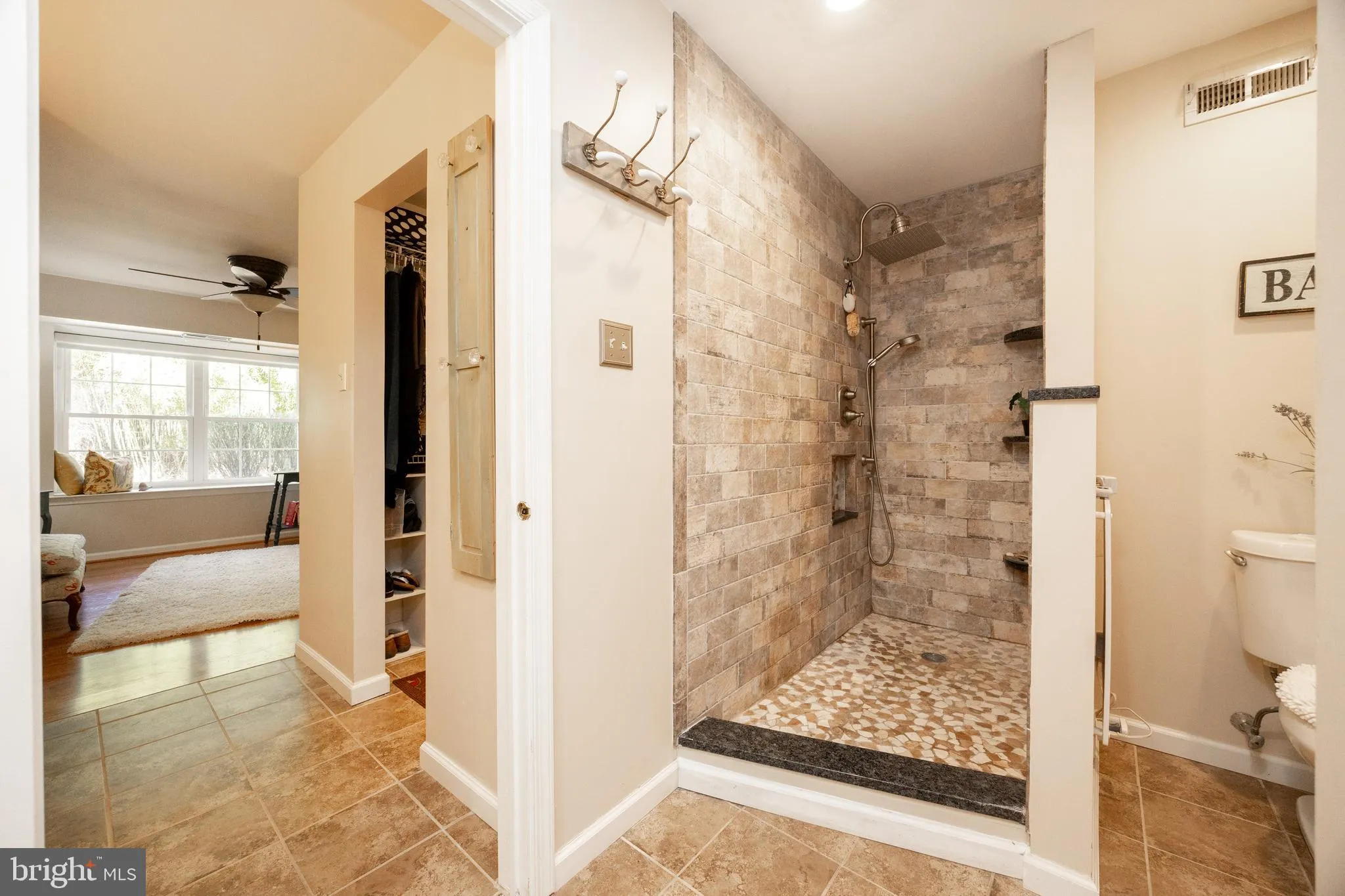 Glen Mills, Pennsylvania 19342, United States, 2 Bedrooms Bedrooms, ,2 BathroomsBathrooms,Residential,Active,94519