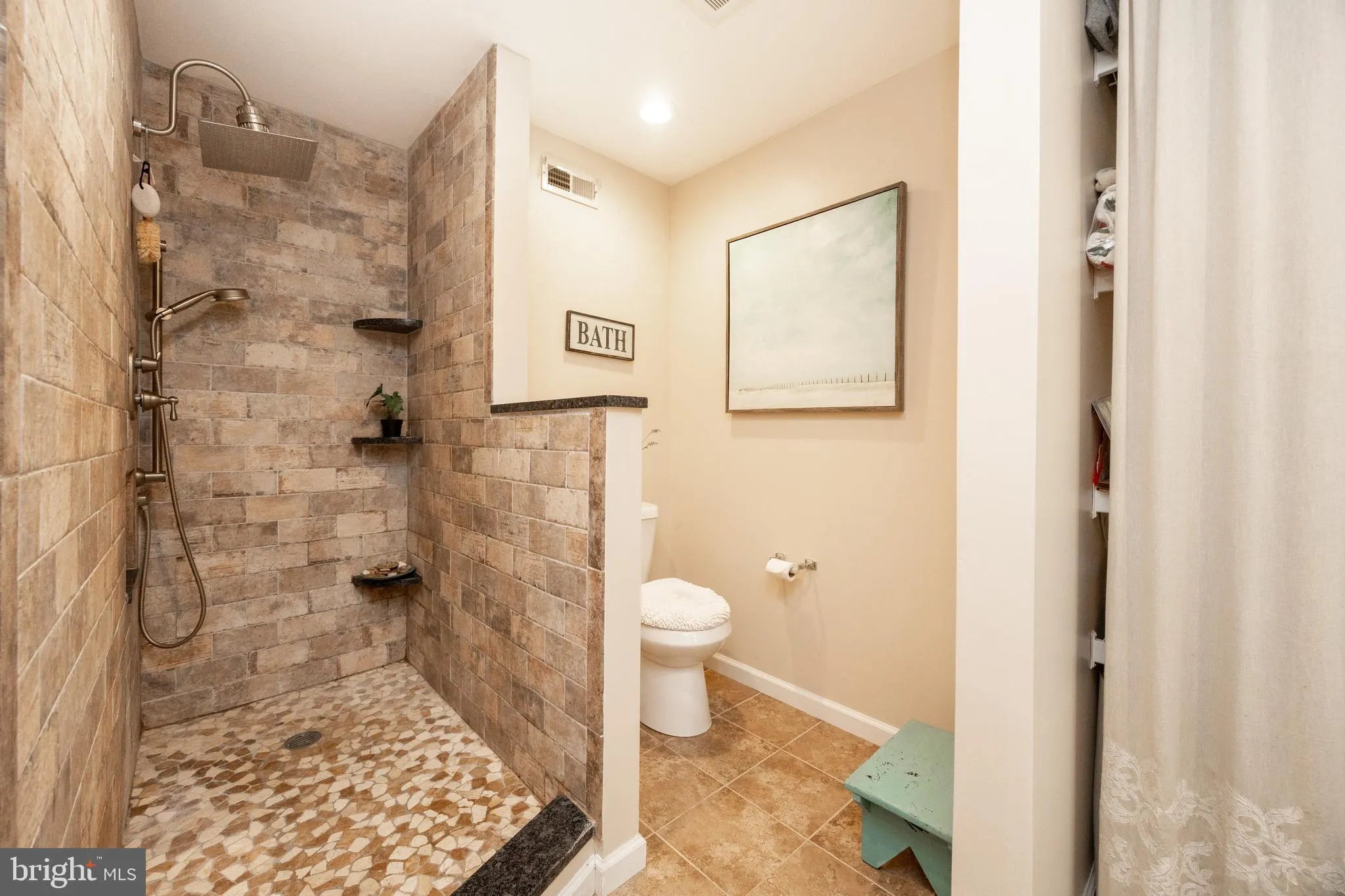 Glen Mills, Pennsylvania 19342, United States, 2 Bedrooms Bedrooms, ,2 BathroomsBathrooms,Residential,Active,94519