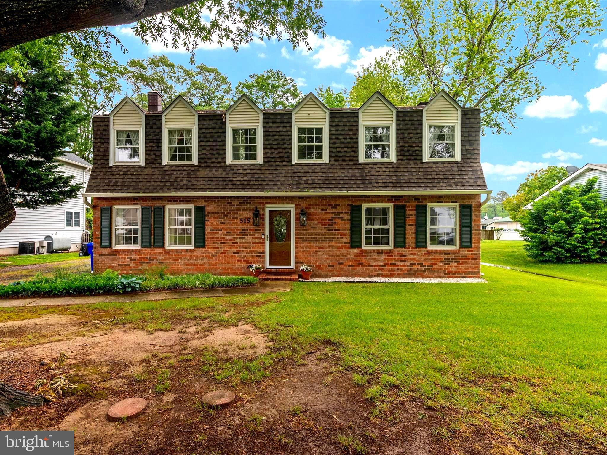 515 BAYSIDE DRIVE