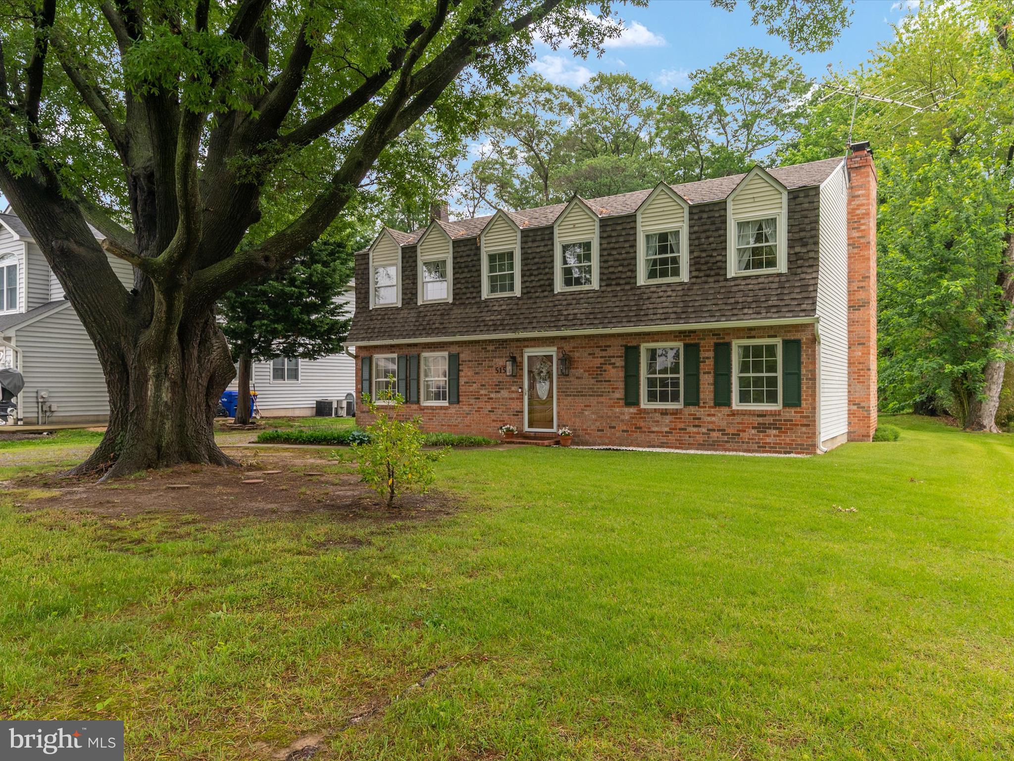 515 BAYSIDE DRIVE