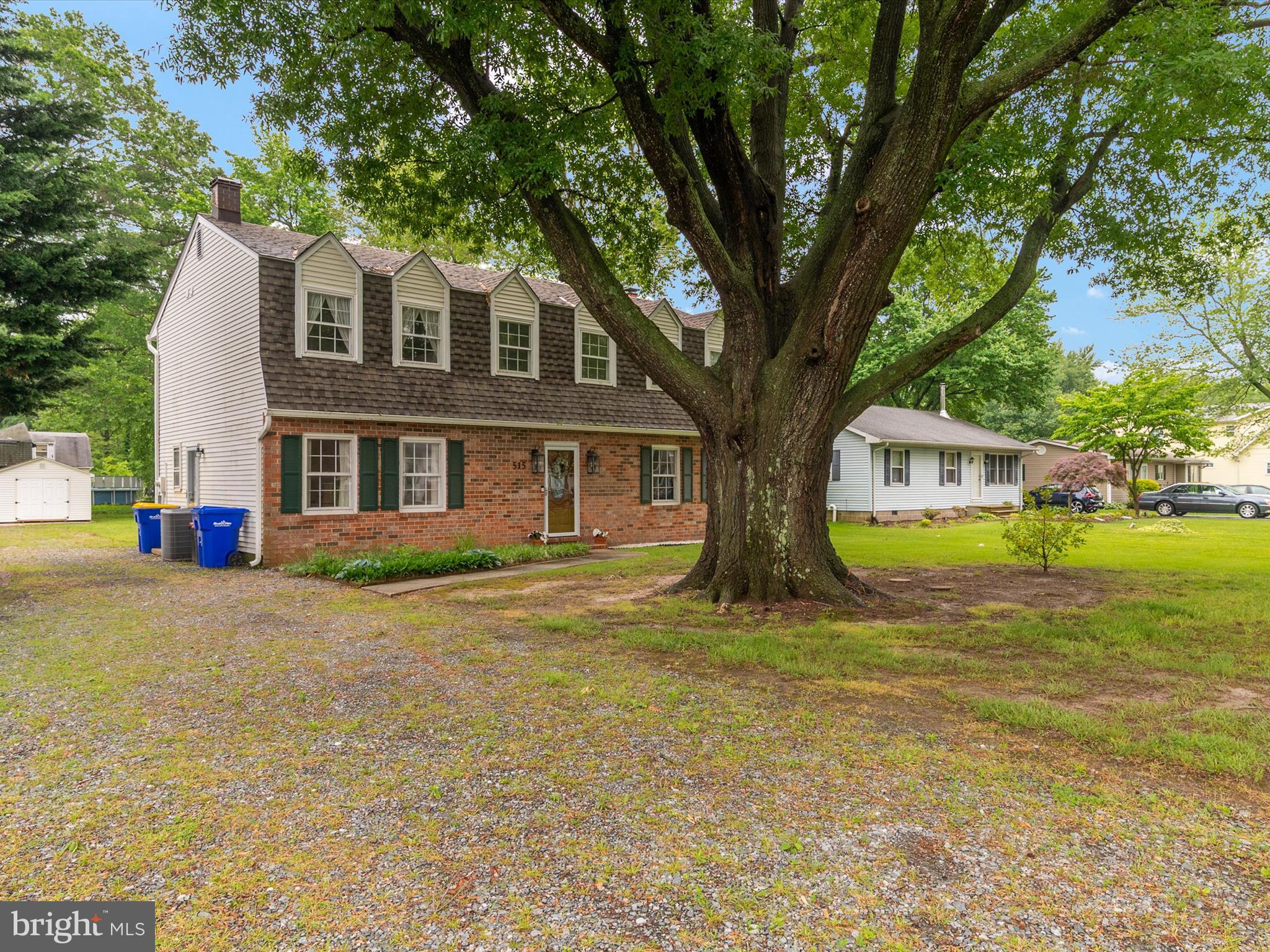 515 BAYSIDE DRIVE