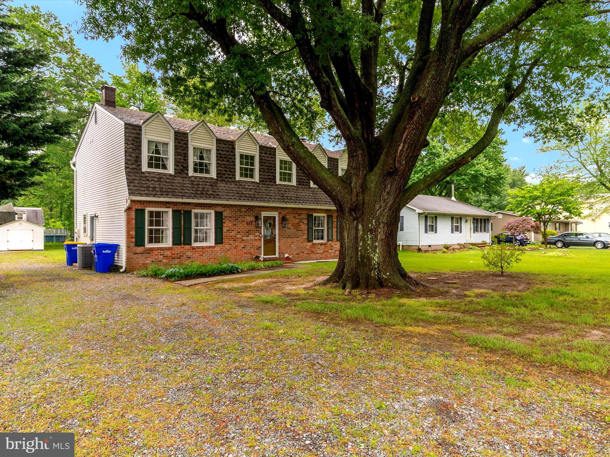 515 BAYSIDE DRIVE