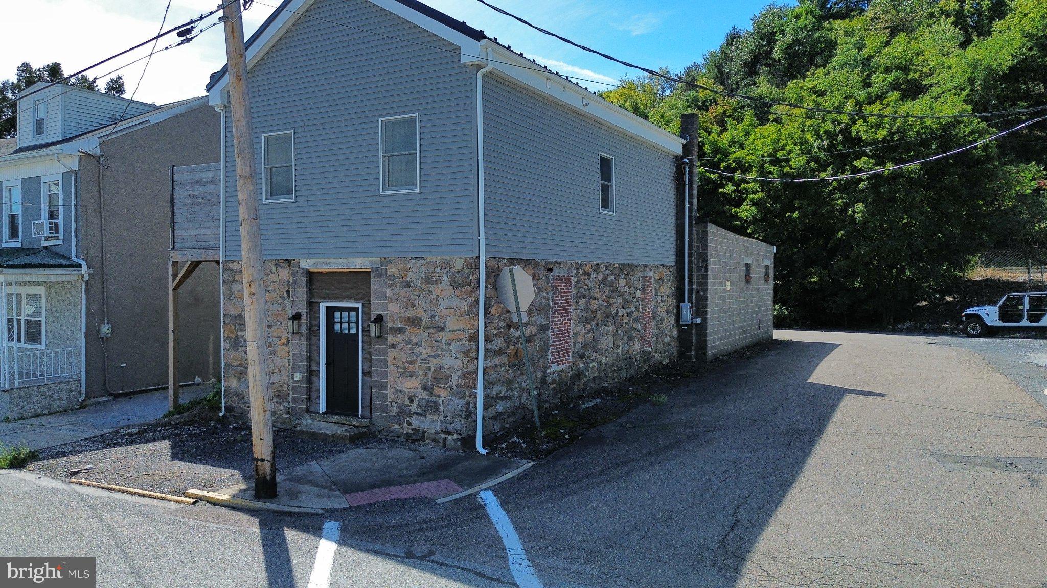 148 N THIRD