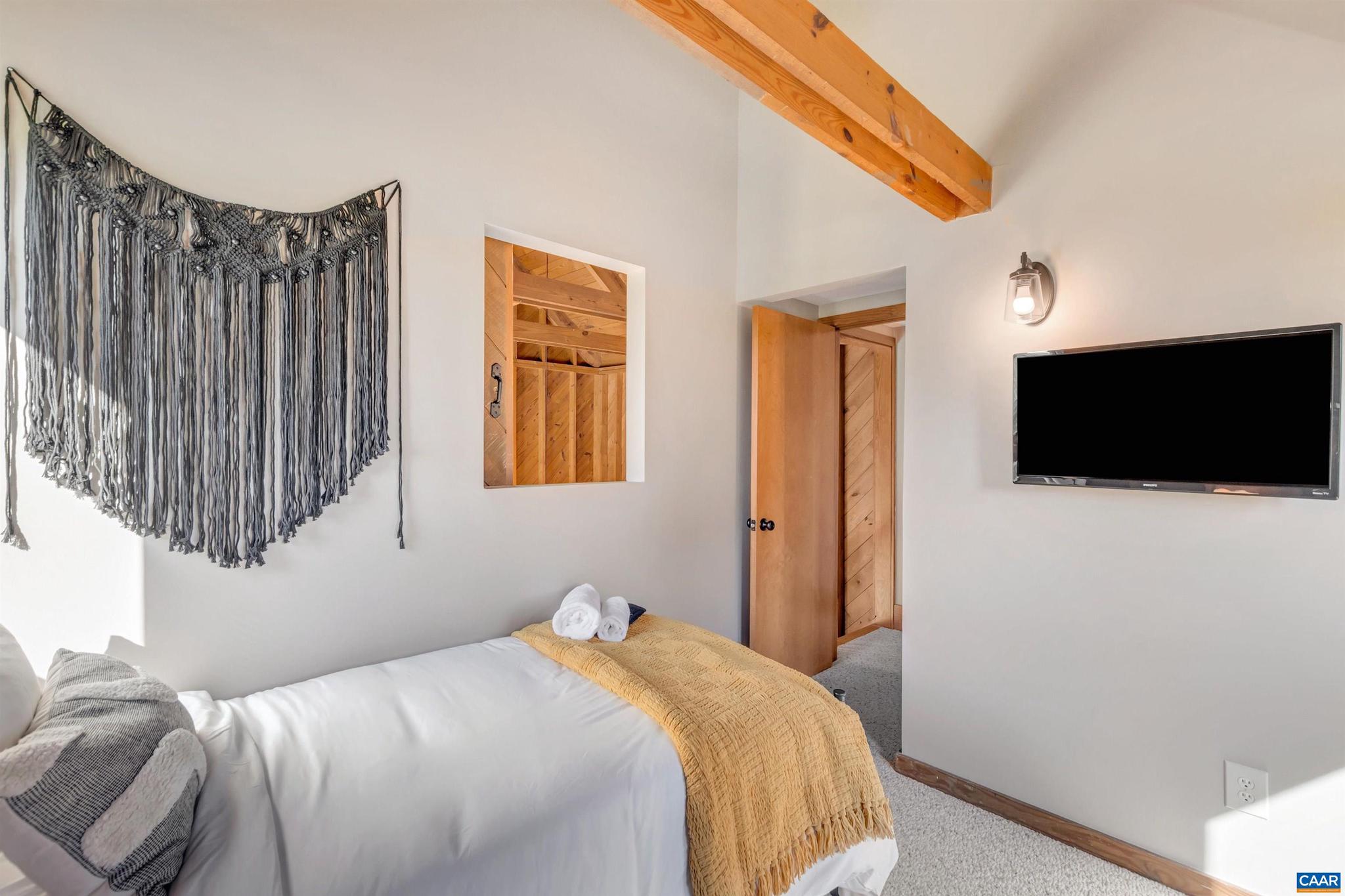 RODES FARM - Residential