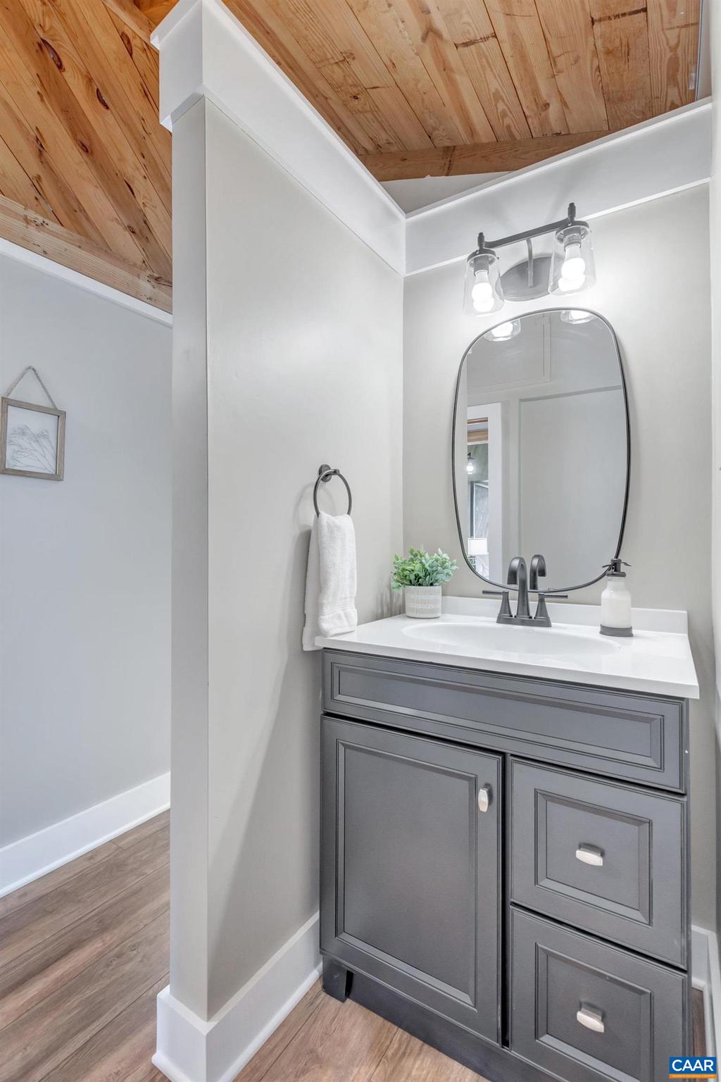 RODES FARM - Residential