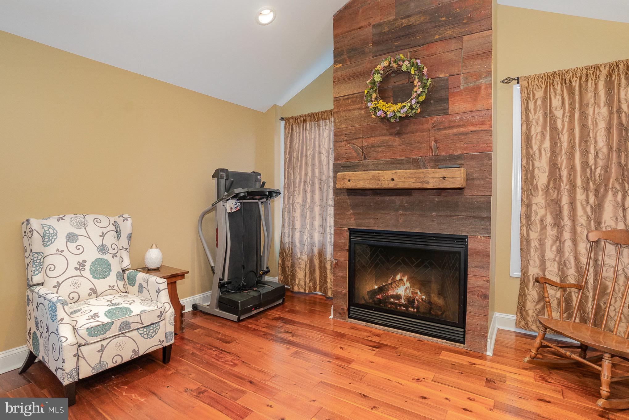 PRESTON MANOR - Residential