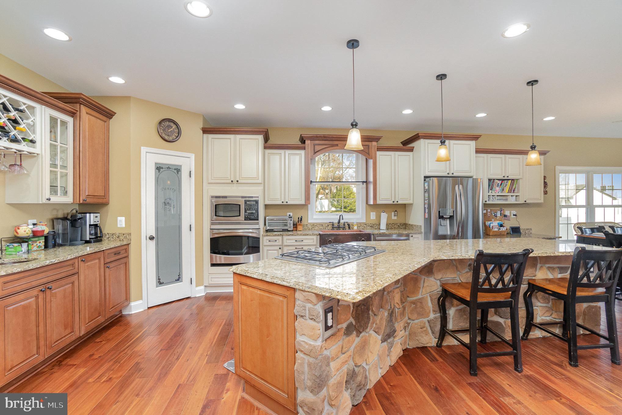 PRESTON MANOR - Residential