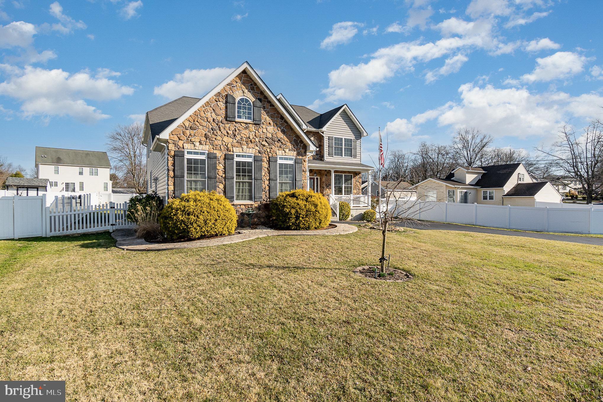 PRESTON MANOR - Residential