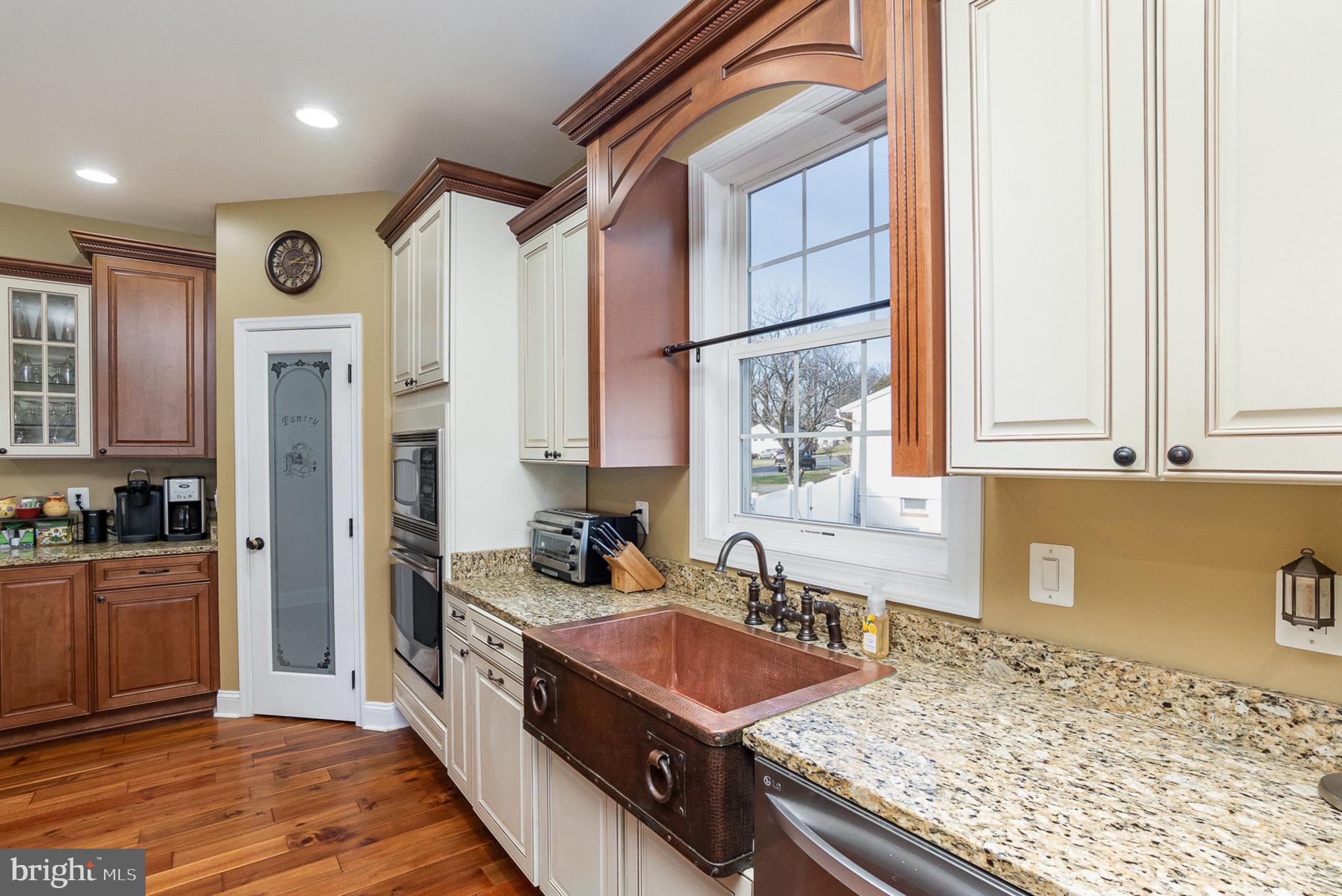 PRESTON MANOR - Residential