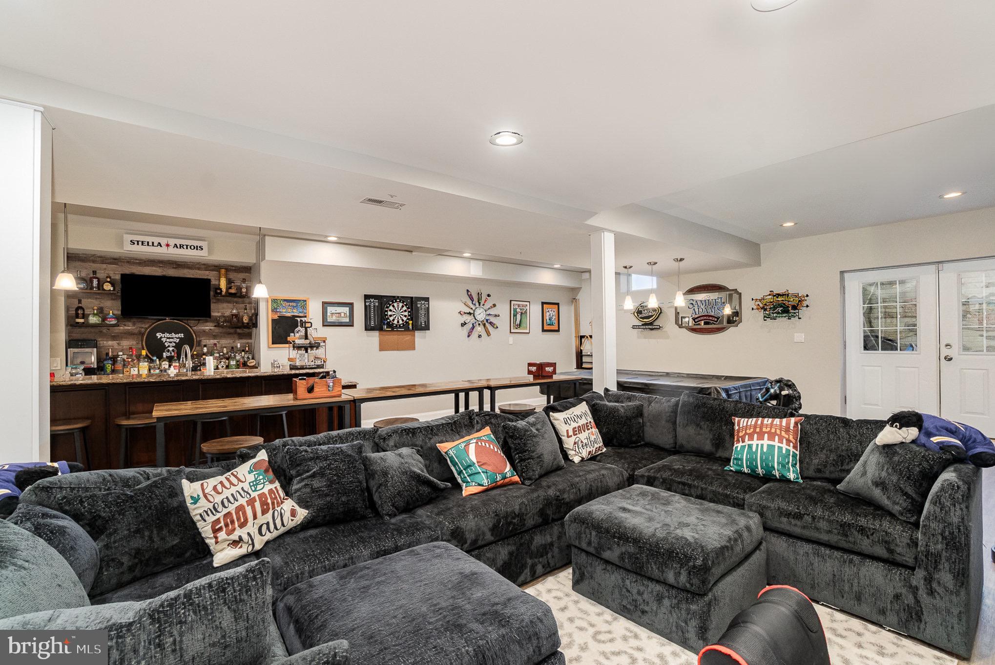 PRESTON MANOR - Residential