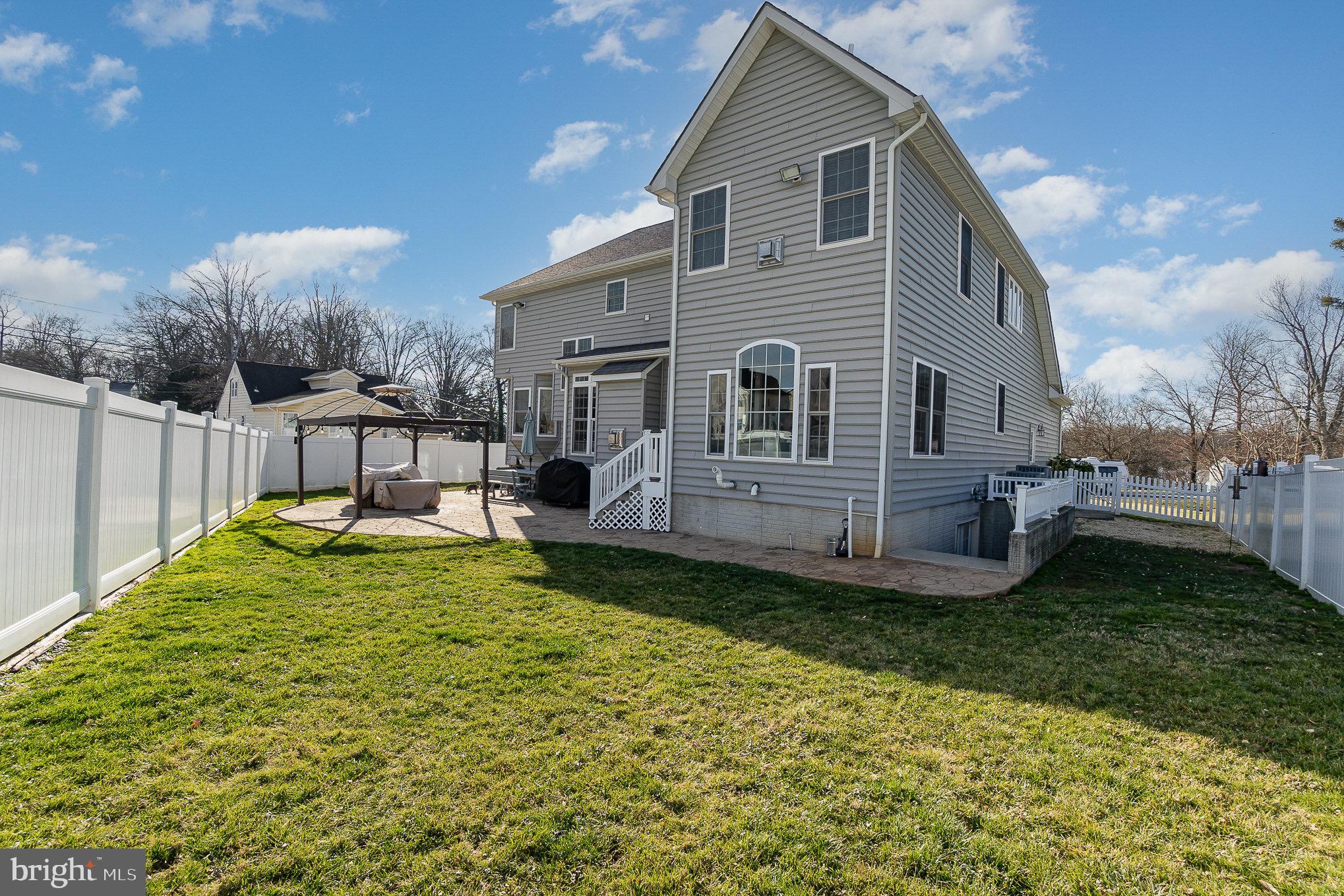 PRESTON MANOR - Residential