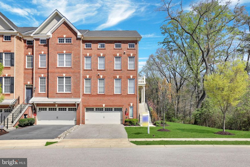 Listed & Under Contract Simultaneously.