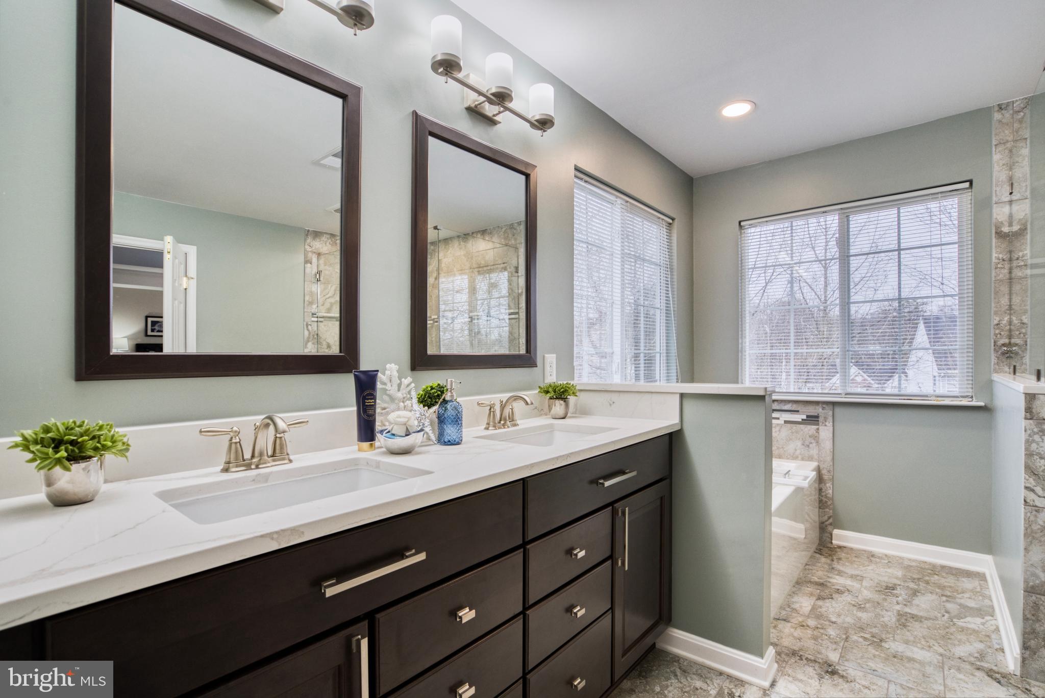 SARATOGA HUNT - Residential