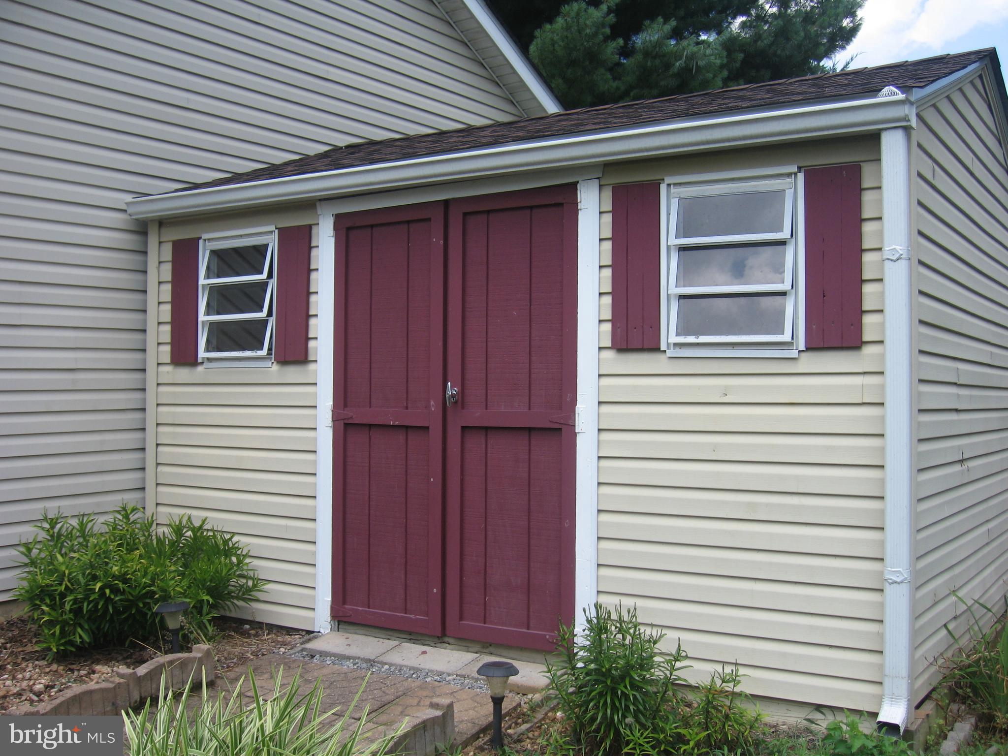 BRIAR RUN - Residential Lease