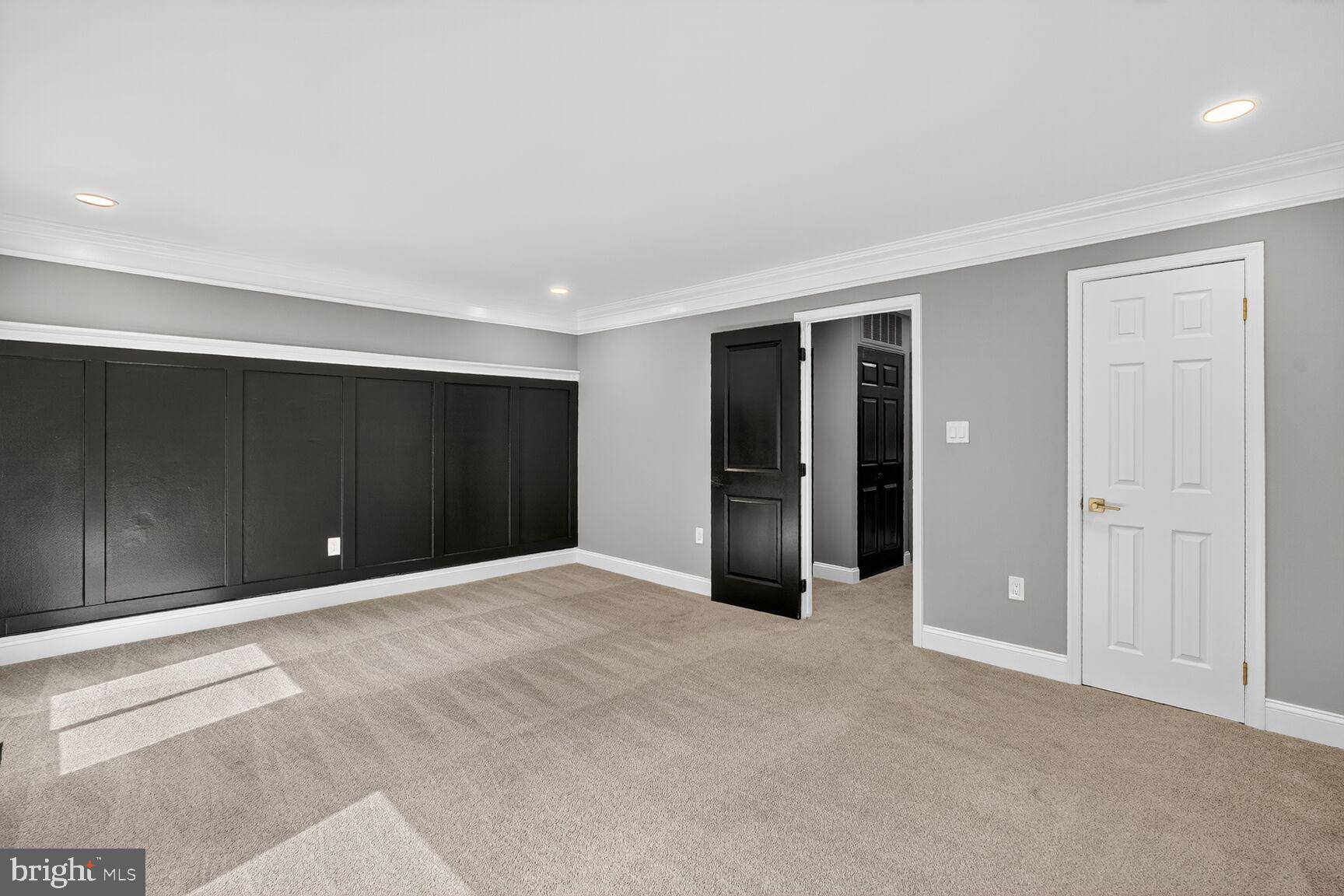 MONTGOMERY VILLAGE - Residential