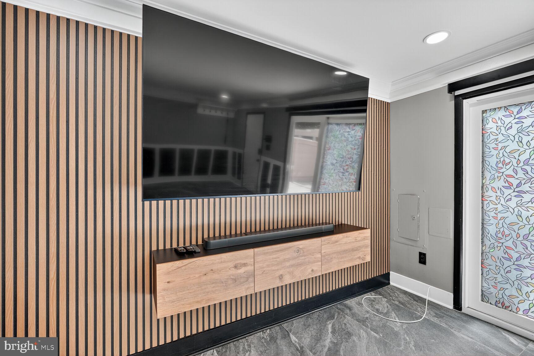 MONTGOMERY VILLAGE - Residential